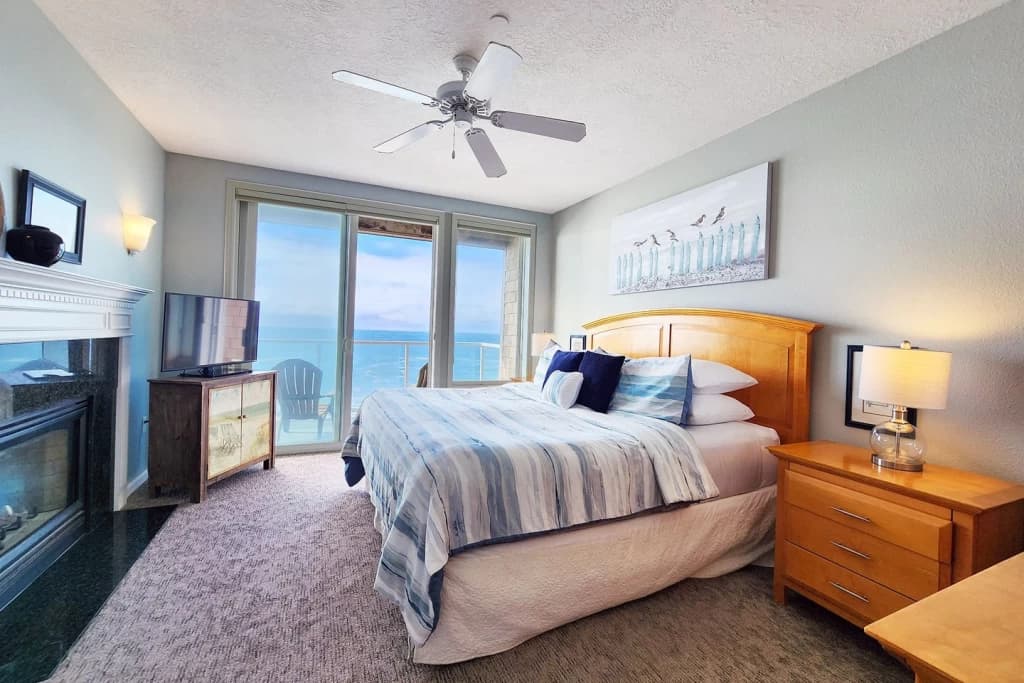 Reflections By The Sea - New Listing! Ocean Front, Pool, Fitness Center vacation rental in Depoe Bay — photo 3