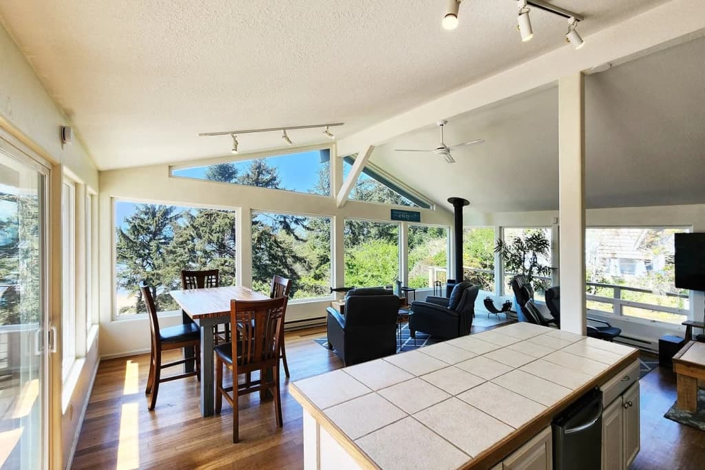 Otter Rock Hideaway | Ocean View vacation rental in Otter Rock — photo 3