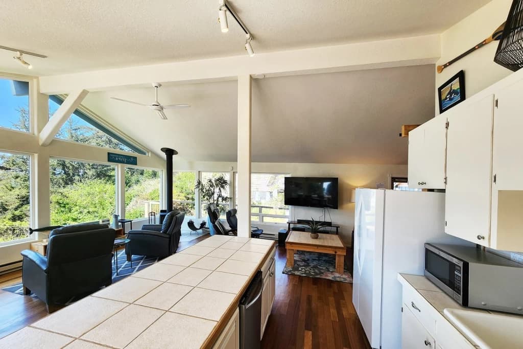 Otter Rock Hideaway | Ocean View vacation rental in Otter Rock — photo 5