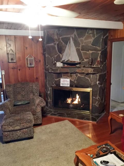 A Prom House - Seaside charm where the ocean is your front yard! vacation rental in Seaside — photo 4