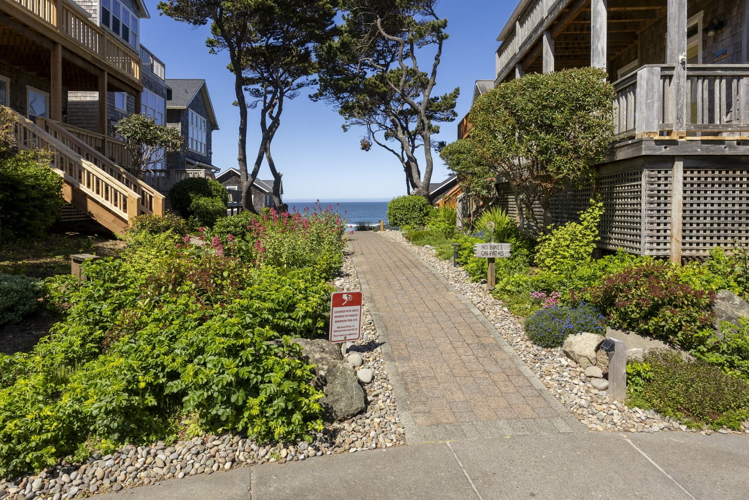 Bella Beach, Oregon: A Charming Coastal Community on the Central Oregon Coast