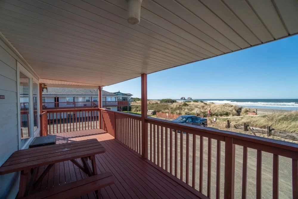Getaway Oceanfront Lodging - Rockaway Beach | Save Up to 15%