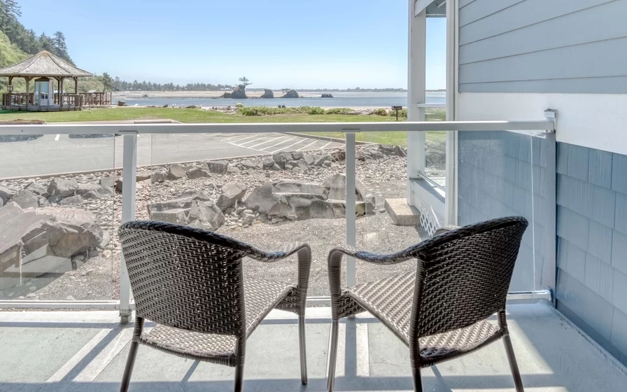 Waters Edge Condo 105 Taft District, Lincoln City